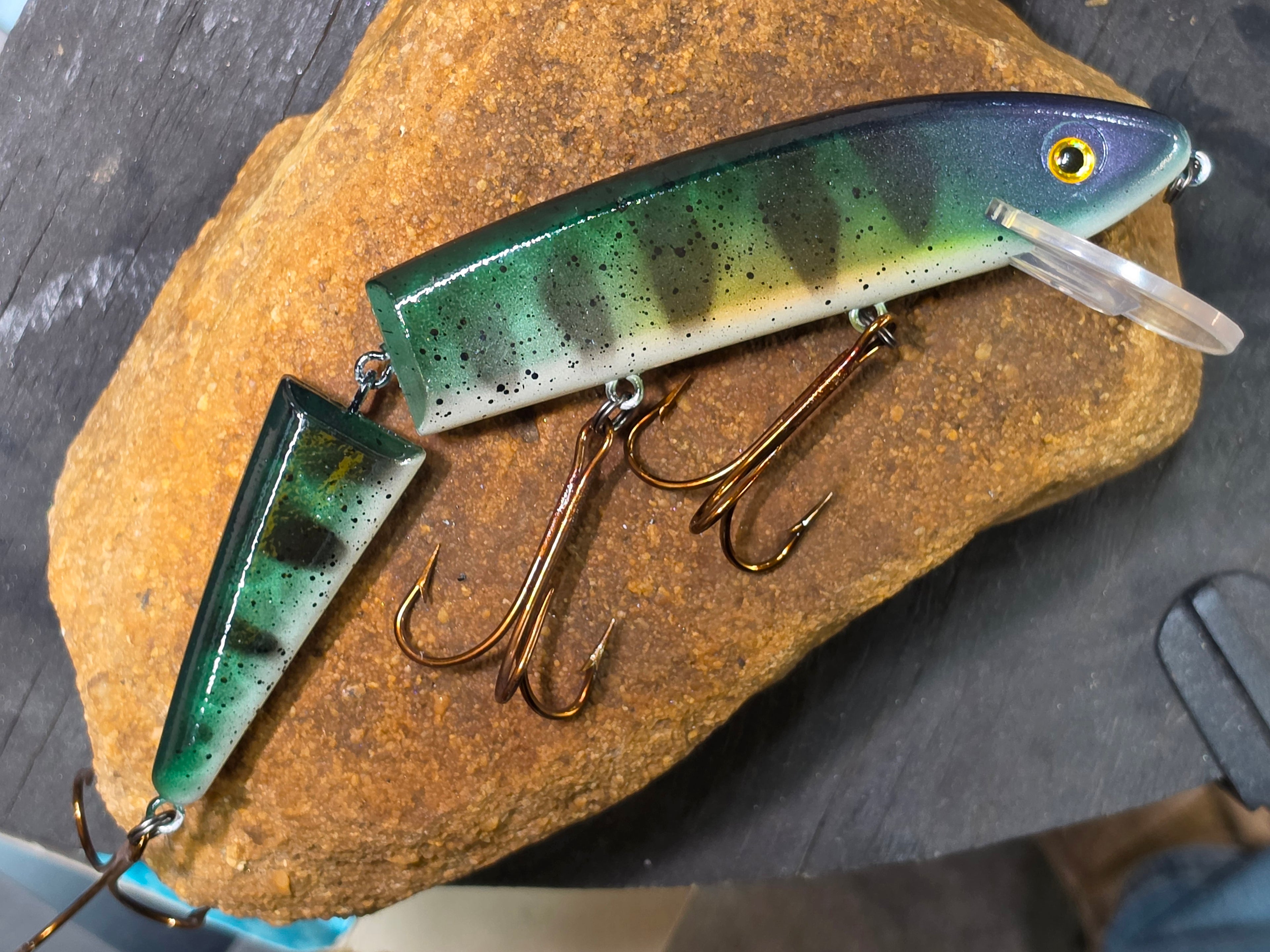 Mimic Muskie Hunter 8" Perch