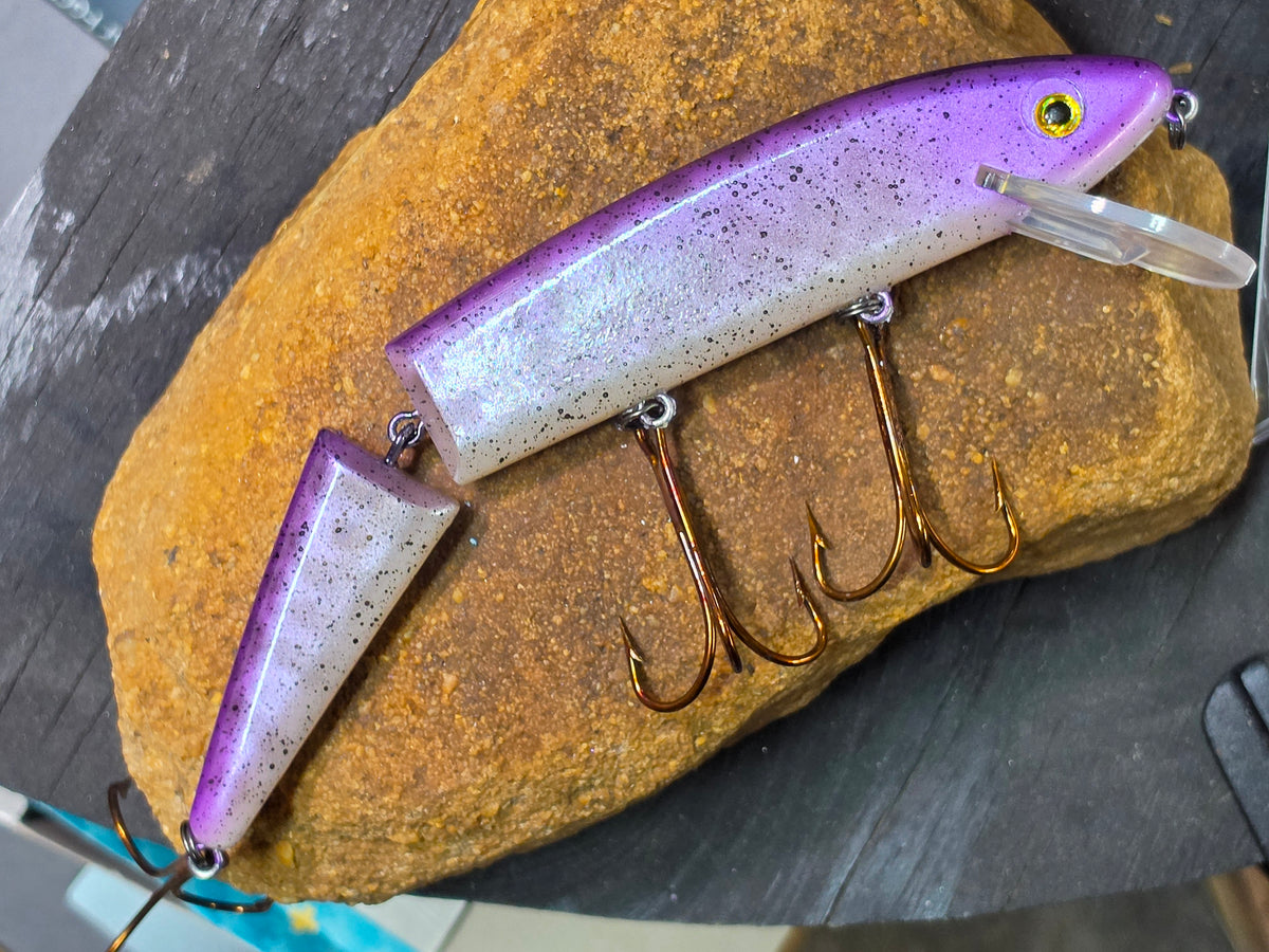 Mimic Muskie Hunter 8" Purple Haze