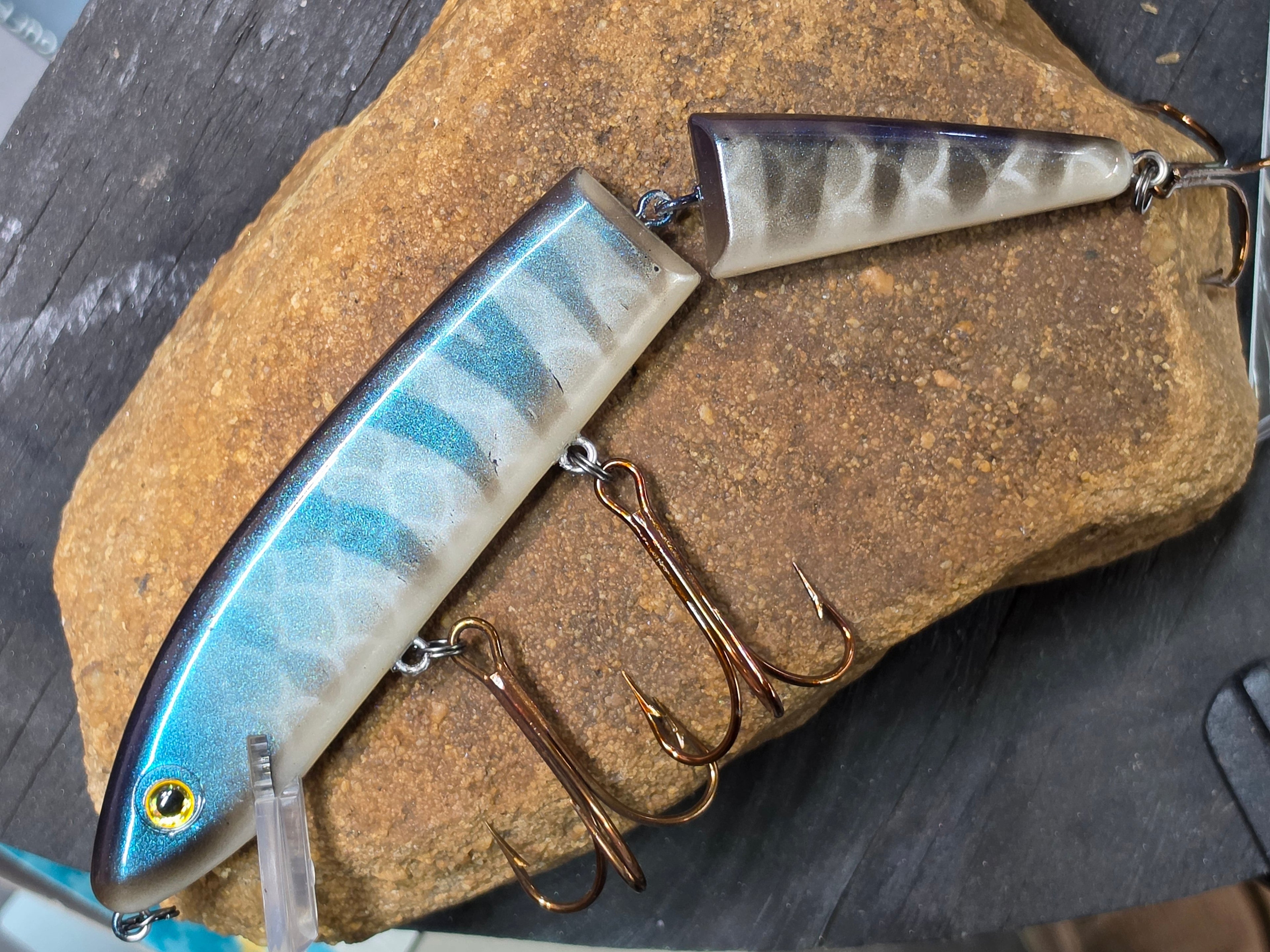 Mimic Muskie Hunter 8"