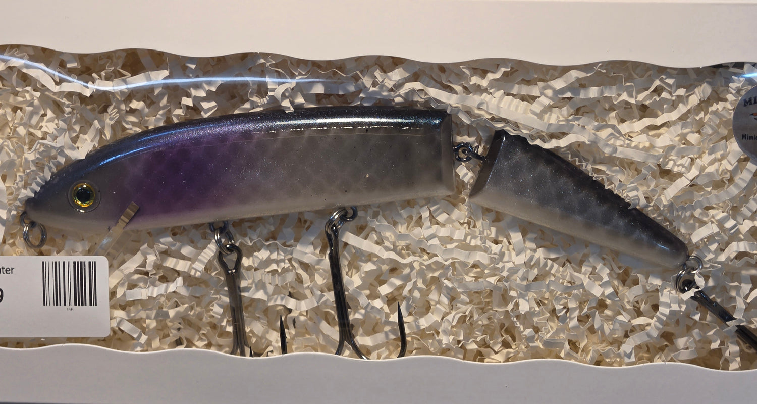 Muskie Hunter 8" Sweet Cheeks